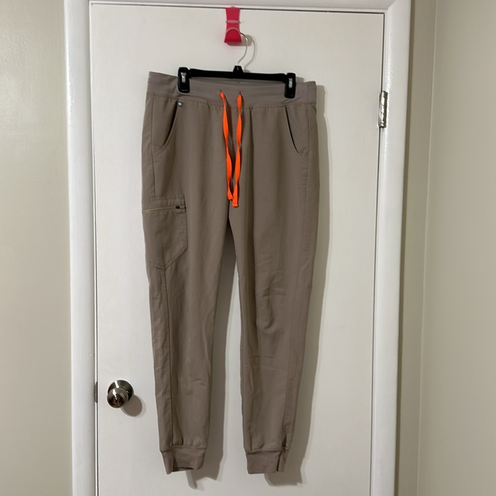 USED FIGS Boulder Scrub pants Medium